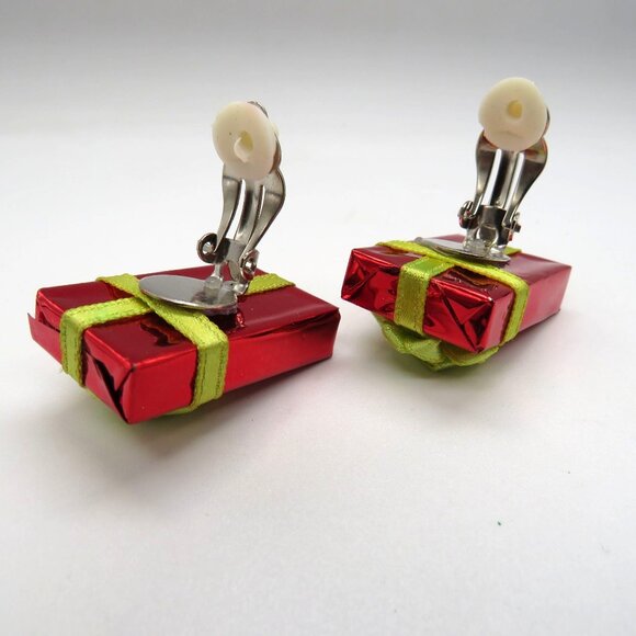 Vintage Red Gift Box Clip On Earrings Green Ribbon Bow Christmas Present - Picture 6 of 8